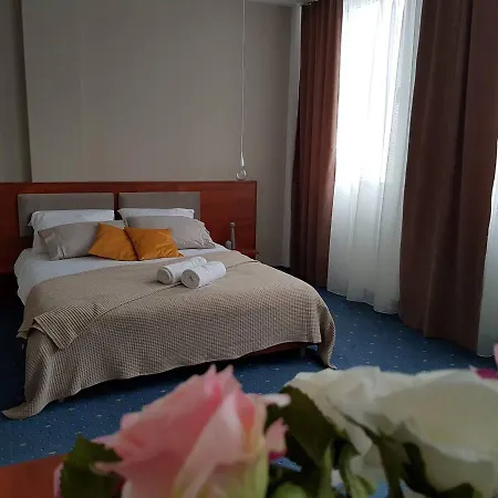 호텔 Hotel City 4*